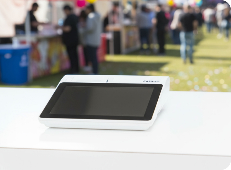 屋外イベントのレジ風景
